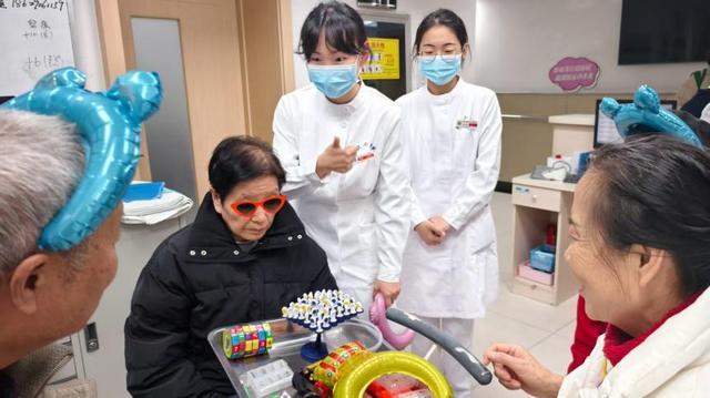 ”——西安交大二附院老年神经内科开展重阳节敬老活动j9九游真人游戏第一品牌当重阳节遇上“脑力运动会(图2)