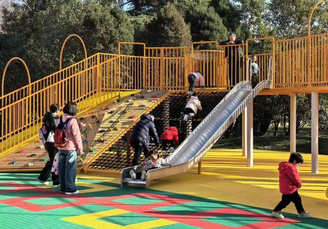 回来！人民公园大象滑滑梯j9九游会网站入口欢迎
